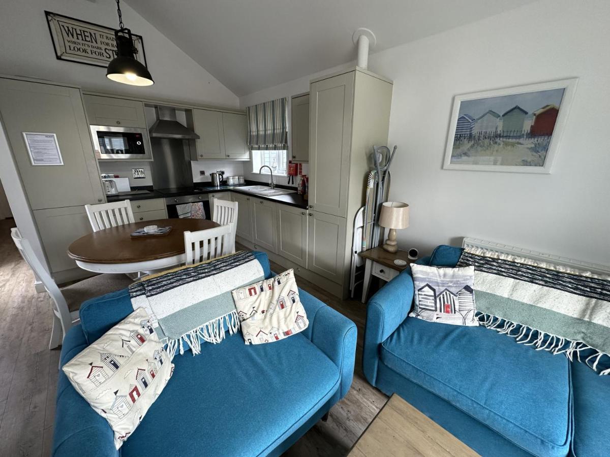 Azure Beach House Filey Exterior foto